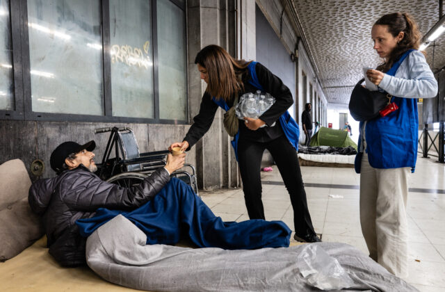 Hébergement d’urgence : la capacité d’accueil des hommes isolés du Samusocial réduite à 240 places à l’approche de l’hiver
